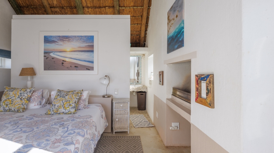 4 Bedroom Property for Sale in Struisbaai Western Cape